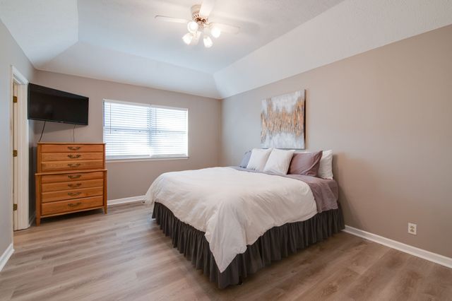 644 Knollwood Dr, La Vergne, TN 37086