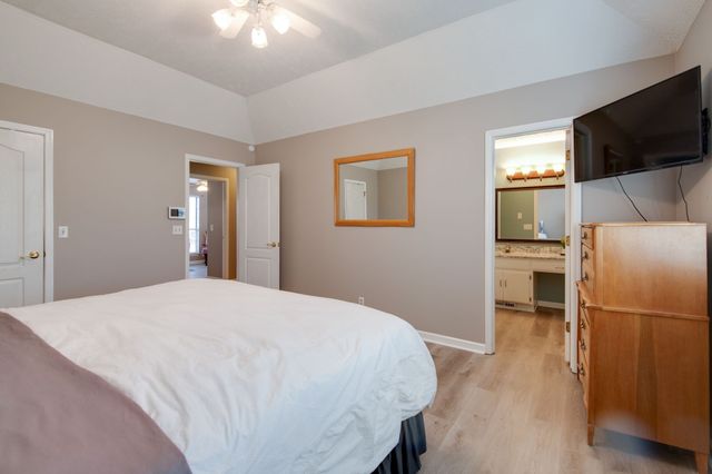 644 Knollwood Dr, La Vergne, TN 37086