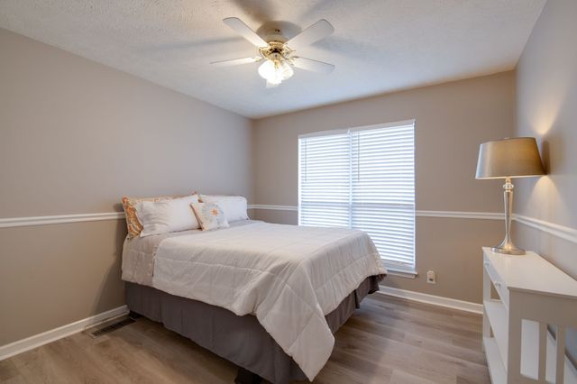 644 Knollwood Dr, La Vergne, TN 37086