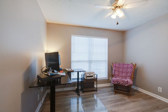 644 Knollwood Dr, La Vergne, TN 37086