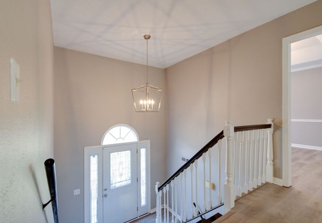 644 Knollwood Dr, La Vergne, TN 37086