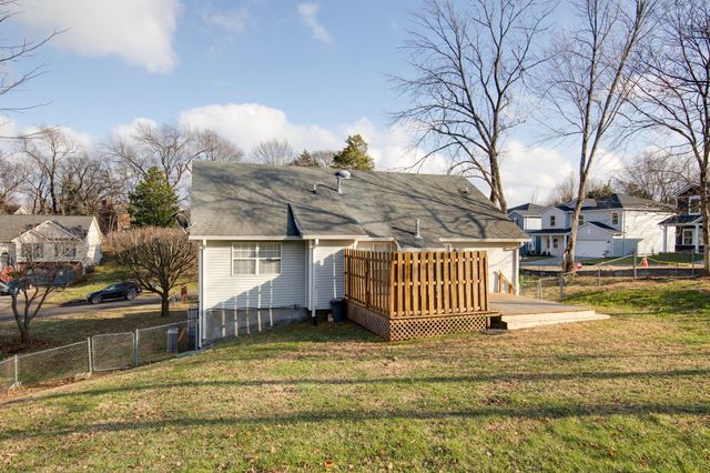 644 Knollwood Dr, La Vergne, TN 37086