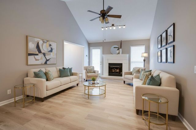 644 Knollwood Dr, La Vergne, TN 37086