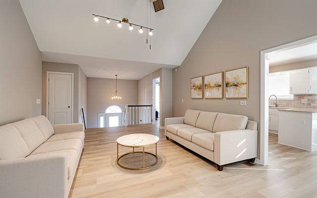 644 Knollwood Dr, La Vergne, TN 37086