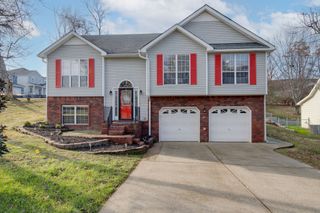 644 Knollwood Dr, La Vergne, TN 37086