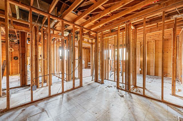 53 Hounslow Road, Shirley, NY 11967