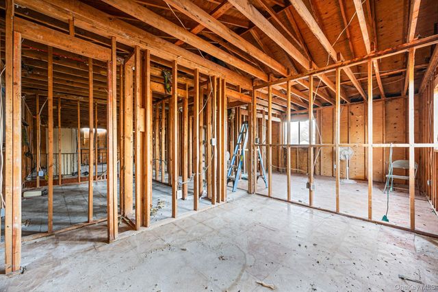 53 Hounslow Road, Shirley, NY 11967