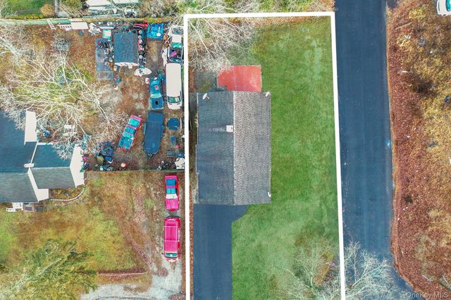 53 Hounslow Road, Shirley, NY 11967