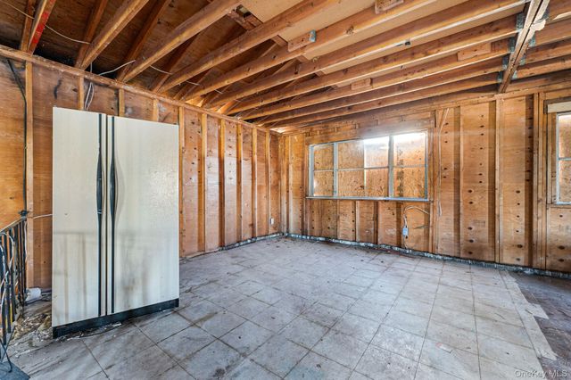 53 Hounslow Road, Shirley, NY 11967