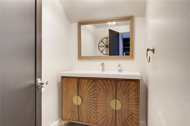 6627 Columbus Avenue, Van Nuys, CA 91405