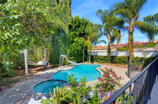 6627 Columbus Avenue, Van Nuys, CA 91405