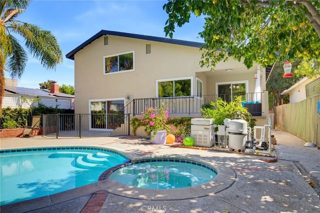 6627 Columbus Avenue, Van Nuys, CA 91405