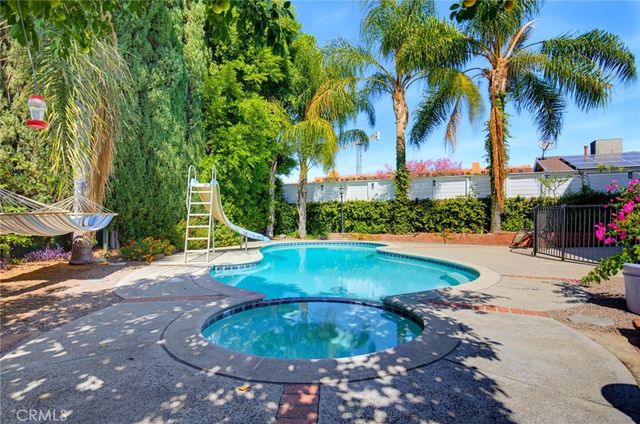 6627 Columbus Avenue, Van Nuys, CA 91405