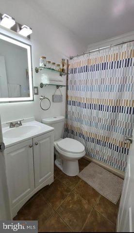 60 INDIGO RD, Levittown, PA 19057