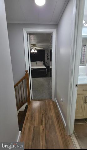 60 INDIGO RD, Levittown, PA 19057