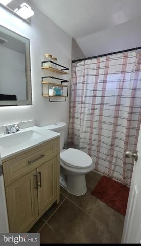 60 INDIGO RD, Levittown, PA 19057