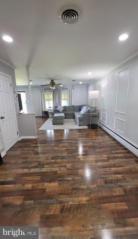 60 INDIGO RD, Levittown, PA 19057