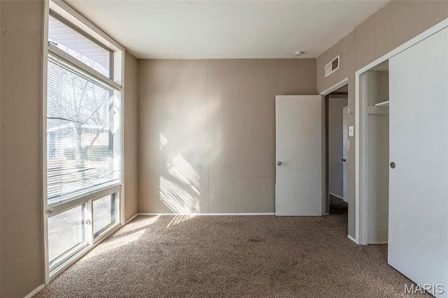5 Little Lane, Florissant, MO 63033