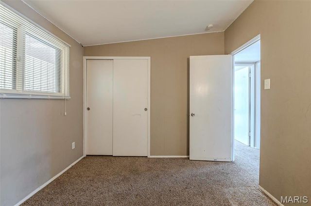 5 Little Lane, Florissant, MO 63033