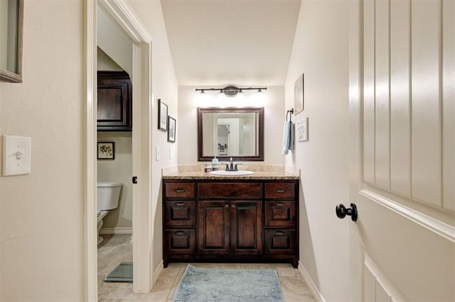 1216 Brayhill Road, Edmond, OK 73003