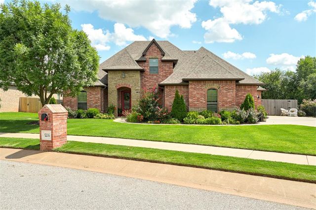 1216 Brayhill Road, Edmond, OK 73003