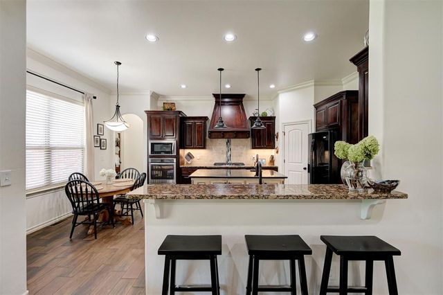1216 Brayhill Road, Edmond, OK 73003