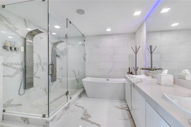 20501 NE 22nd Pl, Miami, FL 33180