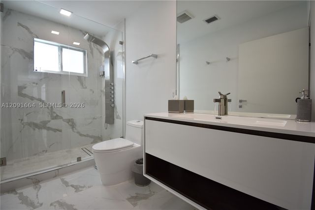 20501 NE 22nd Pl, Miami, FL 33180