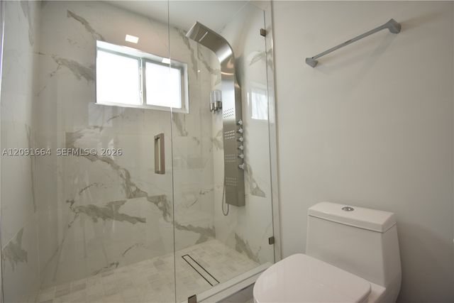 20501 NE 22nd Pl, Miami, FL 33180