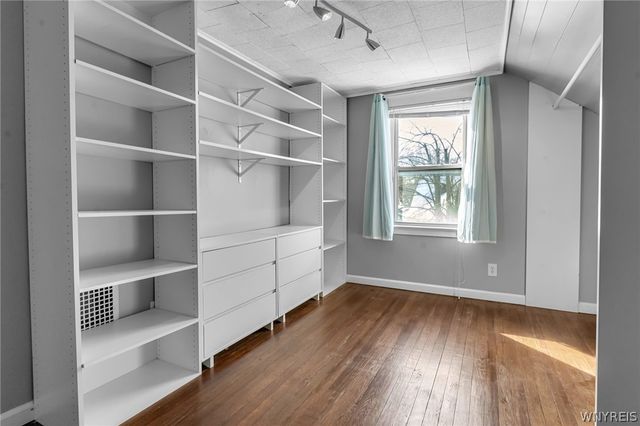 40 Norwood Drive, West Seneca, NY 14224