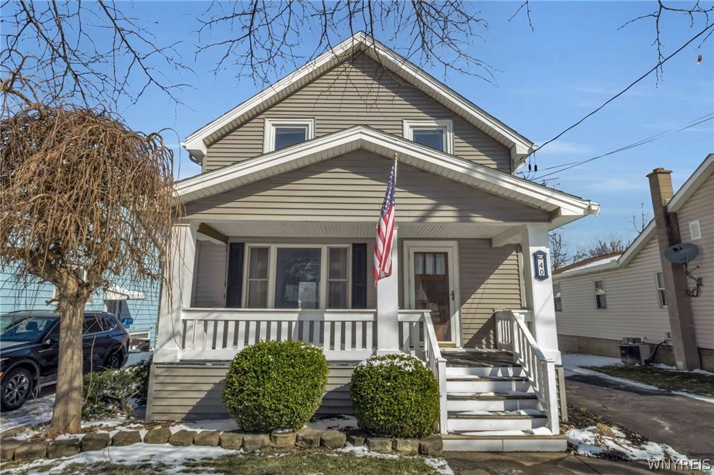 40 Norwood Drive, West Seneca, NY 14224