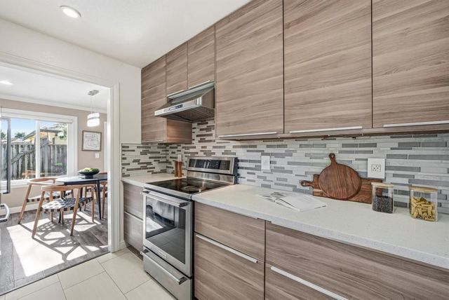 950 Boranda Avenue 12, Mountain View, CA 94040