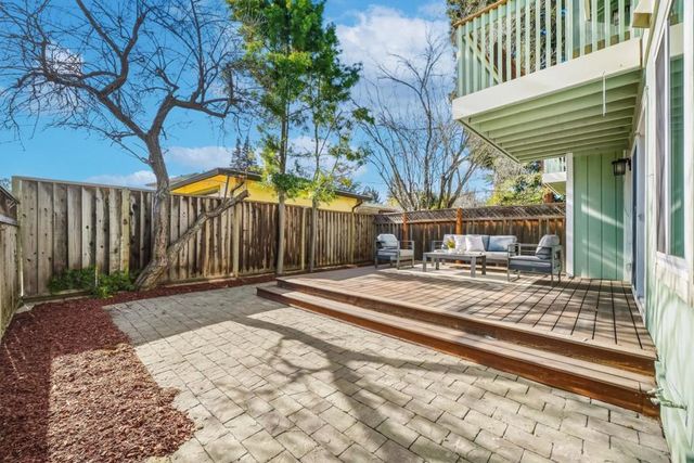 950 Boranda Avenue 12, Mountain View, CA 94040