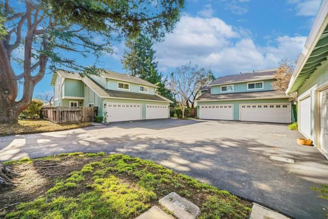 950 Boranda Avenue 12, Mountain View, CA 94040