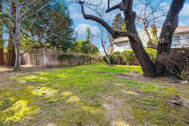 950 Boranda Avenue 12, Mountain View, CA 94040