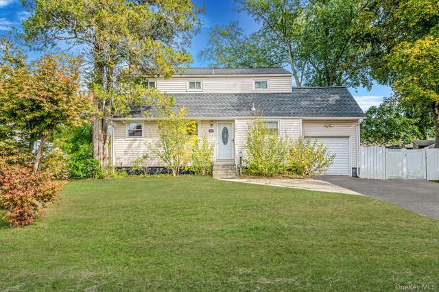 3109 Devon Avenue, Medford, NY 11763