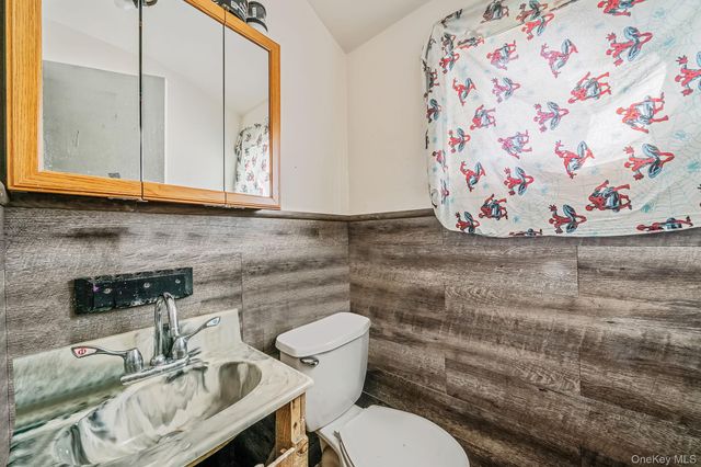 3109 Devon Avenue, Medford, NY 11763