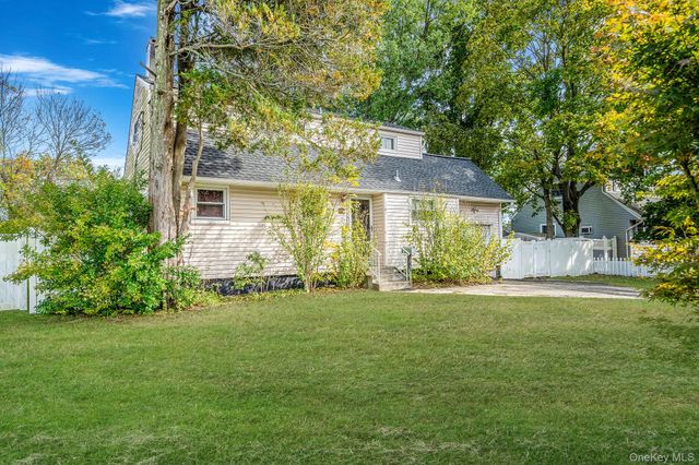 3109 Devon Avenue, Medford, NY 11763