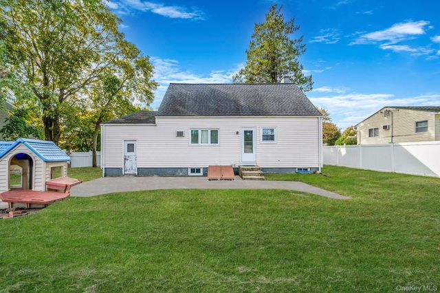 3109 Devon Avenue, Medford, NY 11763