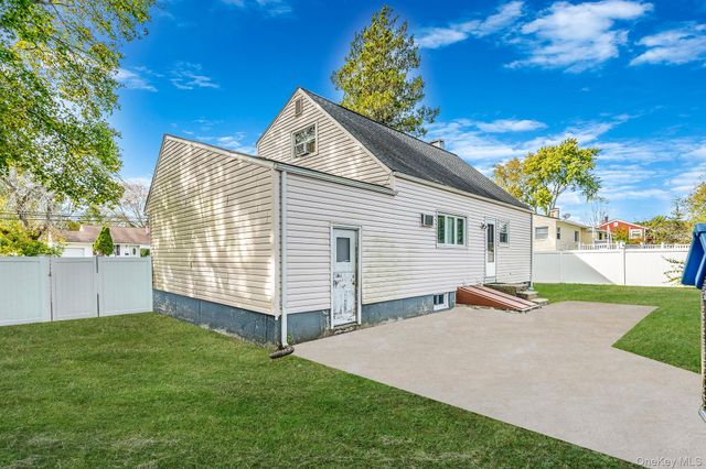 3109 Devon Avenue, Medford, NY 11763