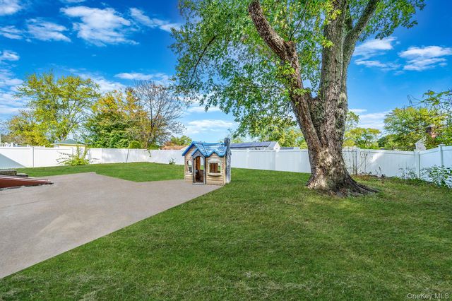 3109 Devon Avenue, Medford, NY 11763