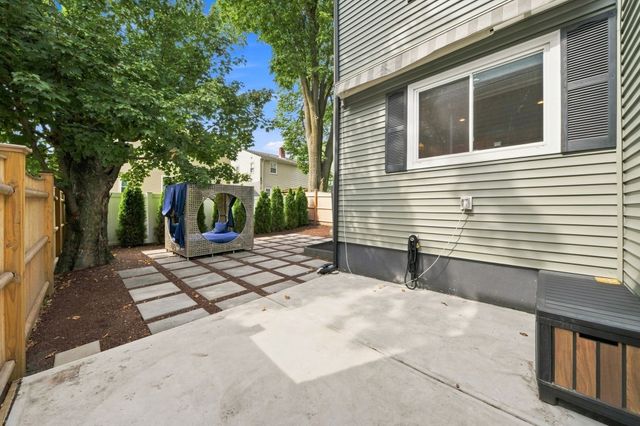 18 Partridge Ave, Somerville, MA 02145