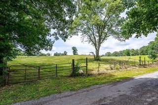 2562 Peeled Chestnut Ln, Sparta, TN 38583