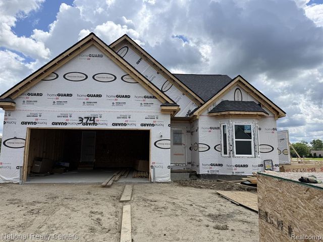 374 Devonshire Drive 30, Lapeer, MI 48446
