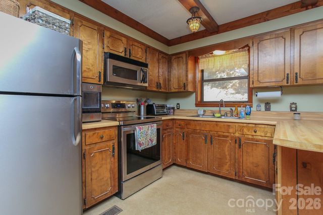 146 W Stecoah Heights, Robbinsville, NC 28771