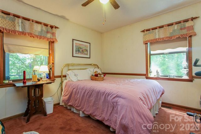 146 W Stecoah Heights, Robbinsville, NC 28771