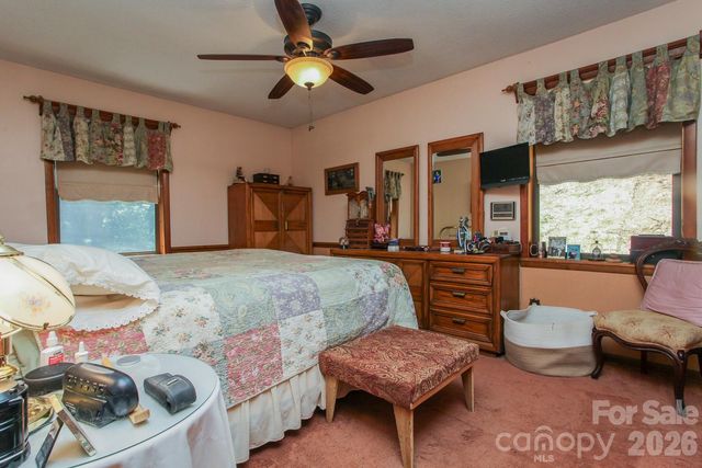 146 W Stecoah Heights, Robbinsville, NC 28771