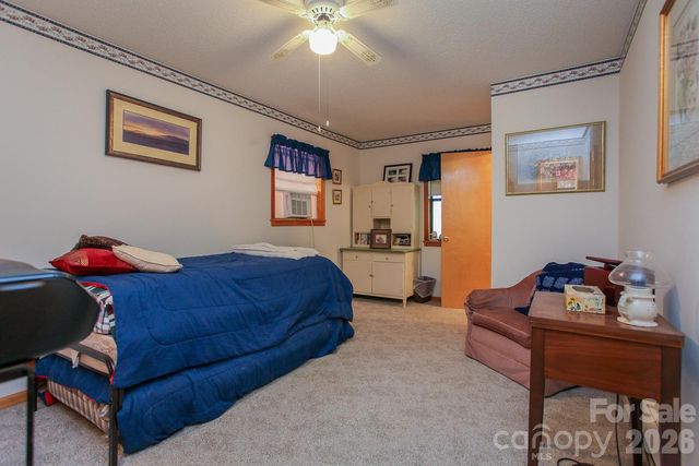 146 W Stecoah Heights, Robbinsville, NC 28771