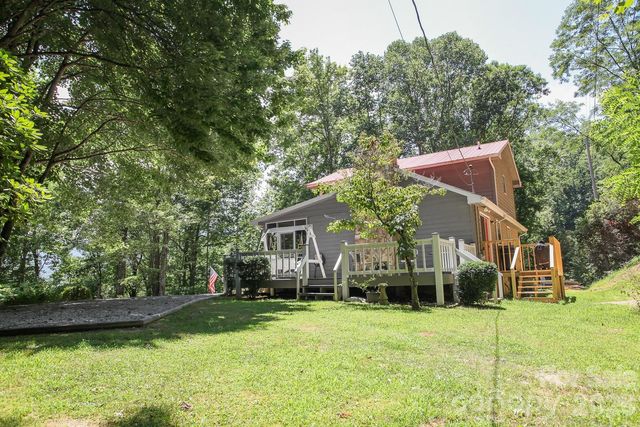 146 W Stecoah Heights, Robbinsville, NC 28771