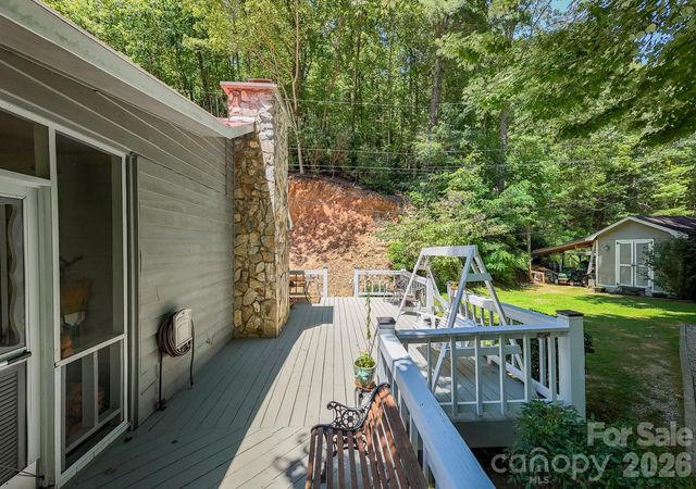 146 W Stecoah Heights, Robbinsville, NC 28771